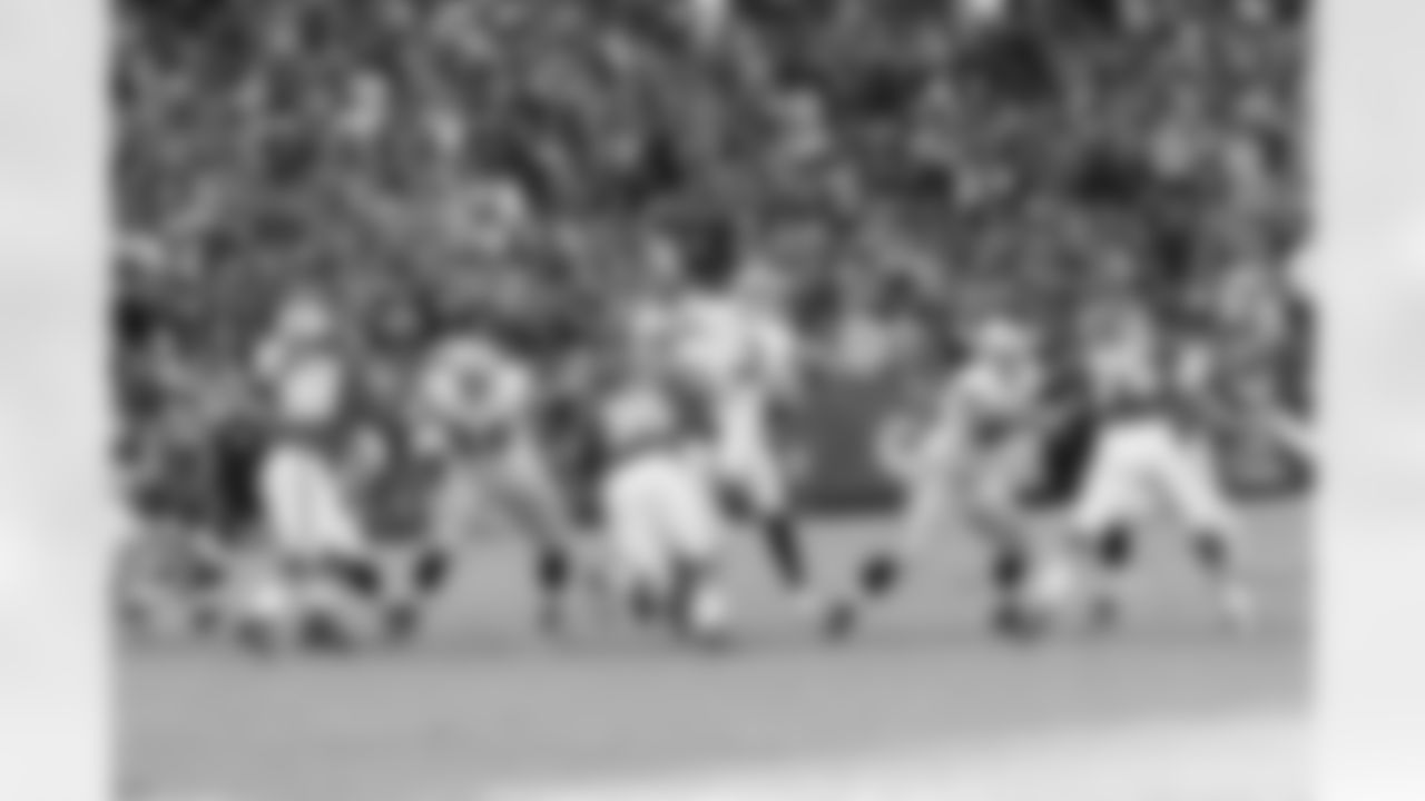 QB Carson Palmer launches a pass.