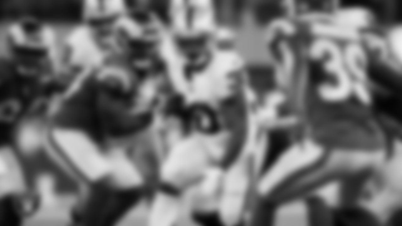 Las Vegas Raiders running back Darwin Thompson (30) rushes during the preseason away game against the Los Angeles Rams at Sofi Stadium.