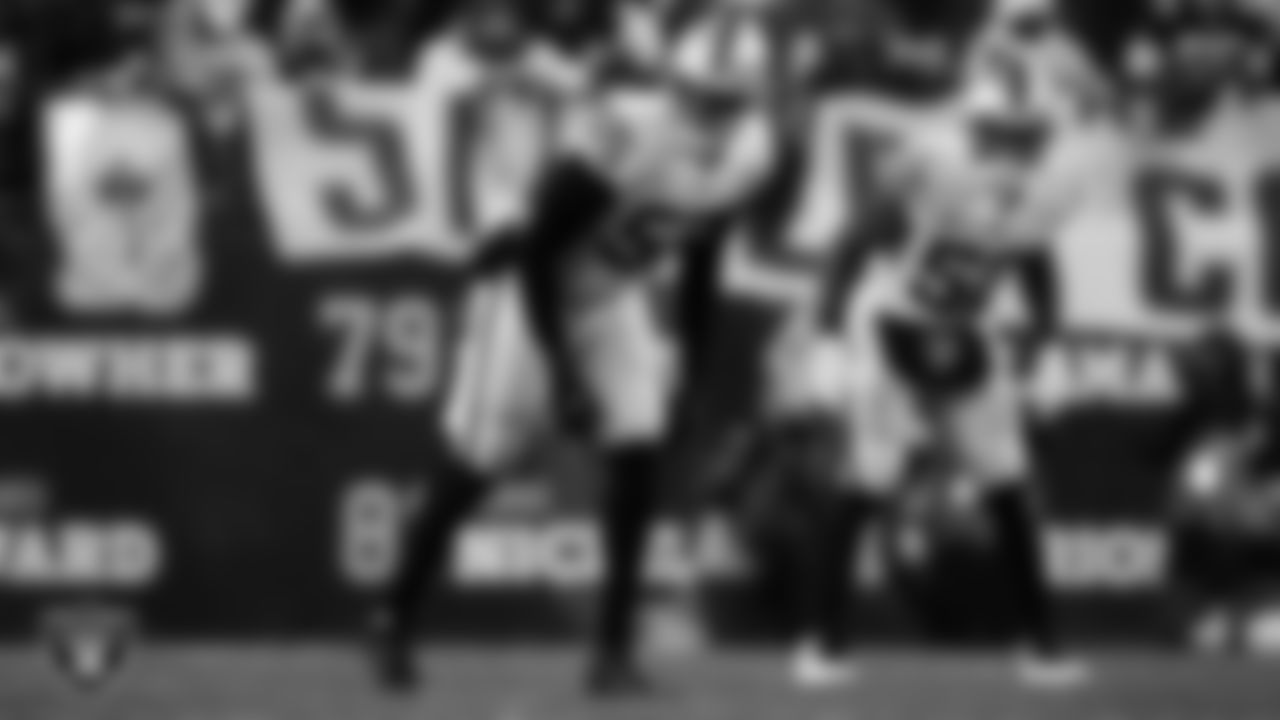 Las Vegas Raiders defensive end Chandler Jones (55) lines up before the snap during the regular season away game against the Pittsburgh Steelers at Acrisure Stadium.