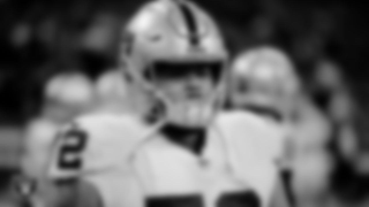 Las Vegas Raiders offensive lineman Jermaine Eluemunor (72) warming up before the regular season away game against the Indianapolis Colts.
