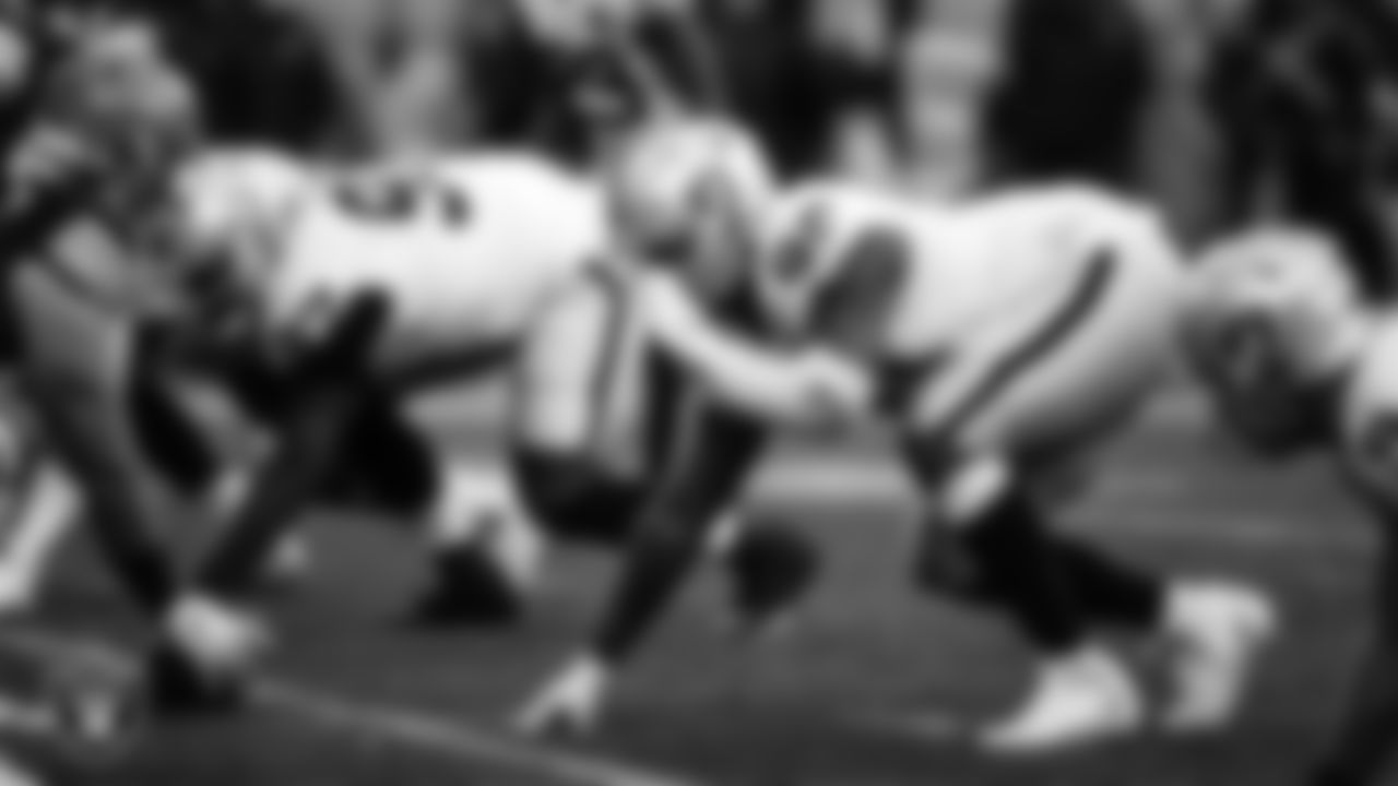 Las Vegas Raiders defensive tackle Johnathan Hankins (90) lines up before the snap during the regular season away game against the Cleveland Browns.