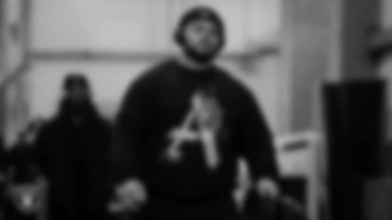 Las Vegas Raiders offensive lineman Jermaine Eluemunor (72) arrives to the postseason away game against the Cincinnati Bengals.