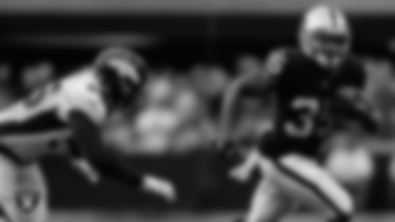 Las Vegas Raiders running back Zamir White (35) during the regular season home game against the Denver Broncos at Allegiant Stadium.