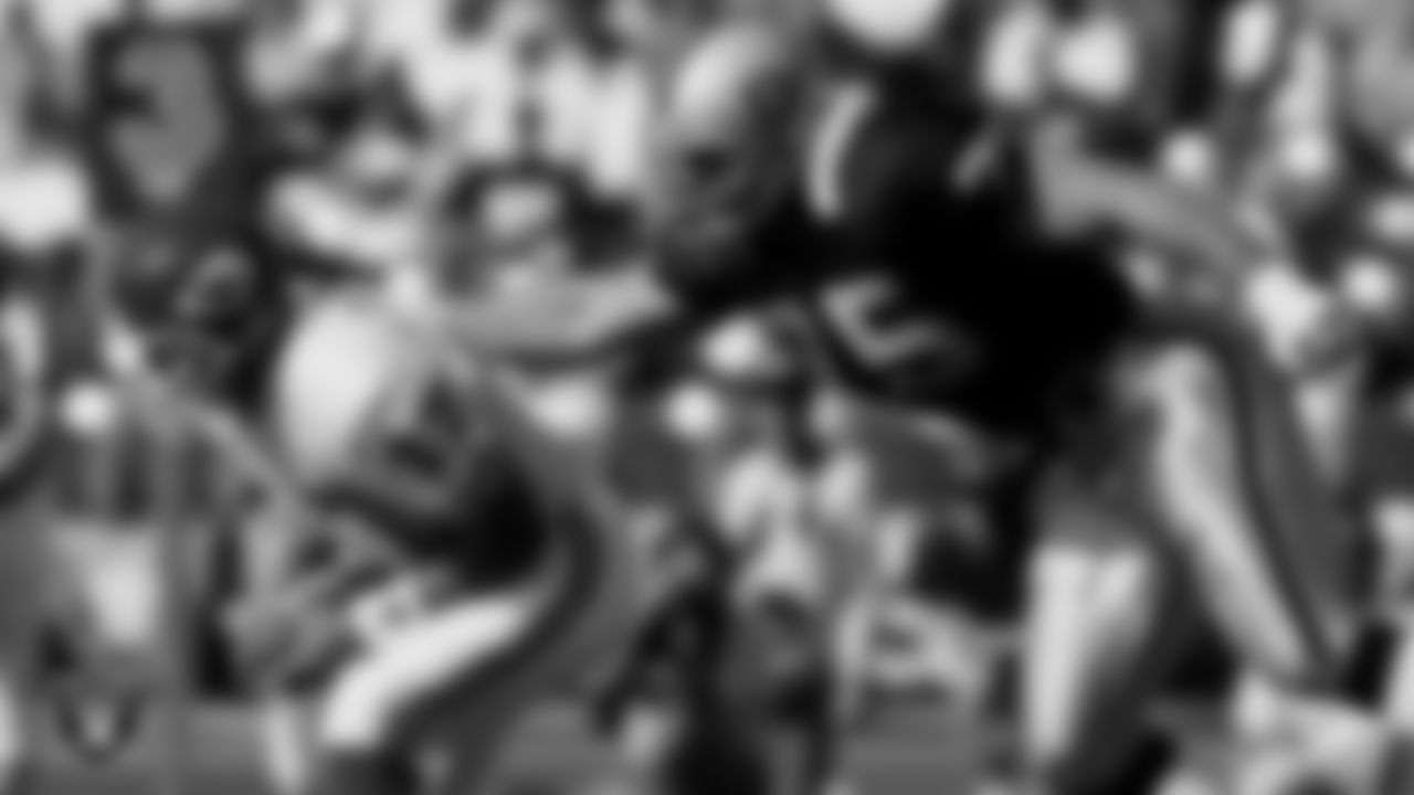 The Raiders selected Howie Long in the 2nd round of the 1981 NFL Draft. During his 13 years with the Raiders, Long played in 179 games with 151 starts and recorded 84 sacks, two interceptions, and 10 fumble recoveries. He was selected to play in eight Pro Bowls, named 1st Team All-Pro twice, and was named defensive player of the year in 1985. Long was inducted into the Pro Football Hall of Fame in 2000.