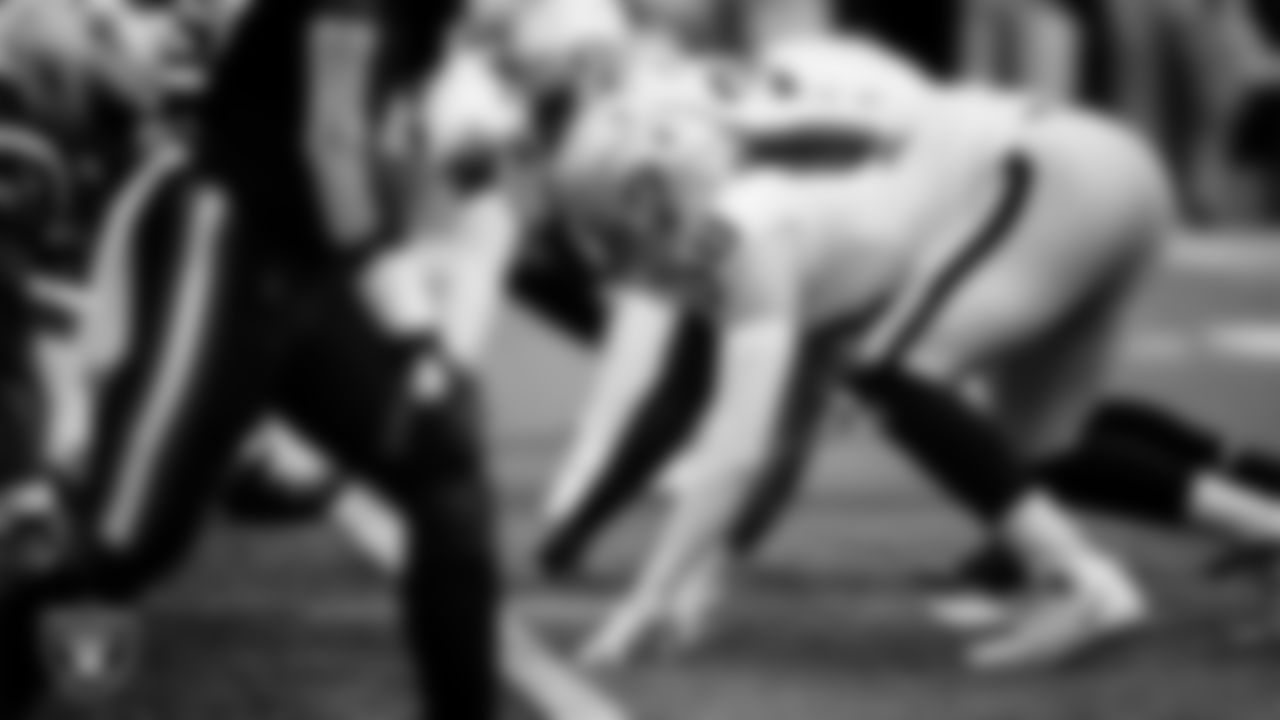 Las Vegas Raiders defensive end Maxx Crosby (98) lines up before the snap during the regular season away game against the New England Patriots.