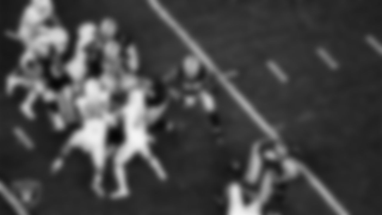 Las Vegas Raiders running back Josh Jacobs (28) rushes during the regular season home game against the Los Angeles Chargers.
