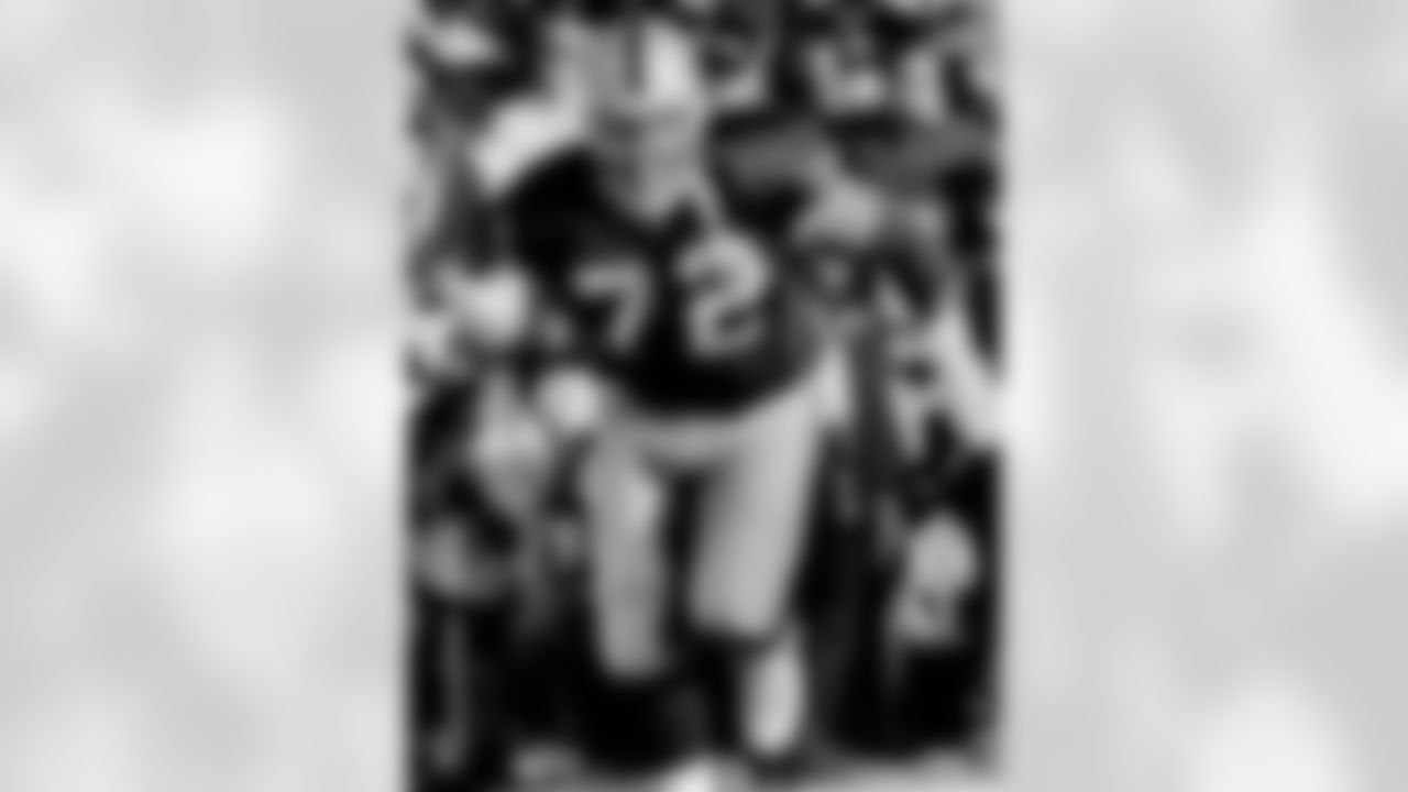 Lincoln Kennedy played in 121 games with 119 starts in eight years with the Raiders. He was selected for three Pro Bowls and named 1st Team All-Pro once. Kennedy anchored a line for an offense that led the NFL in rushing in 2000 and total offense in 2002, and was a key member of three straight AFC West championship squads and started at right tackle in Super Bowl XXXVII.