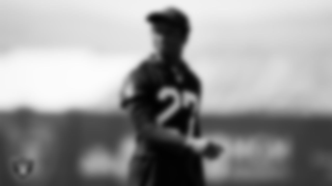 Las Vegas Raiders cornerback Trayvon Mullen Jr. (27) on the field for a walkthrough.