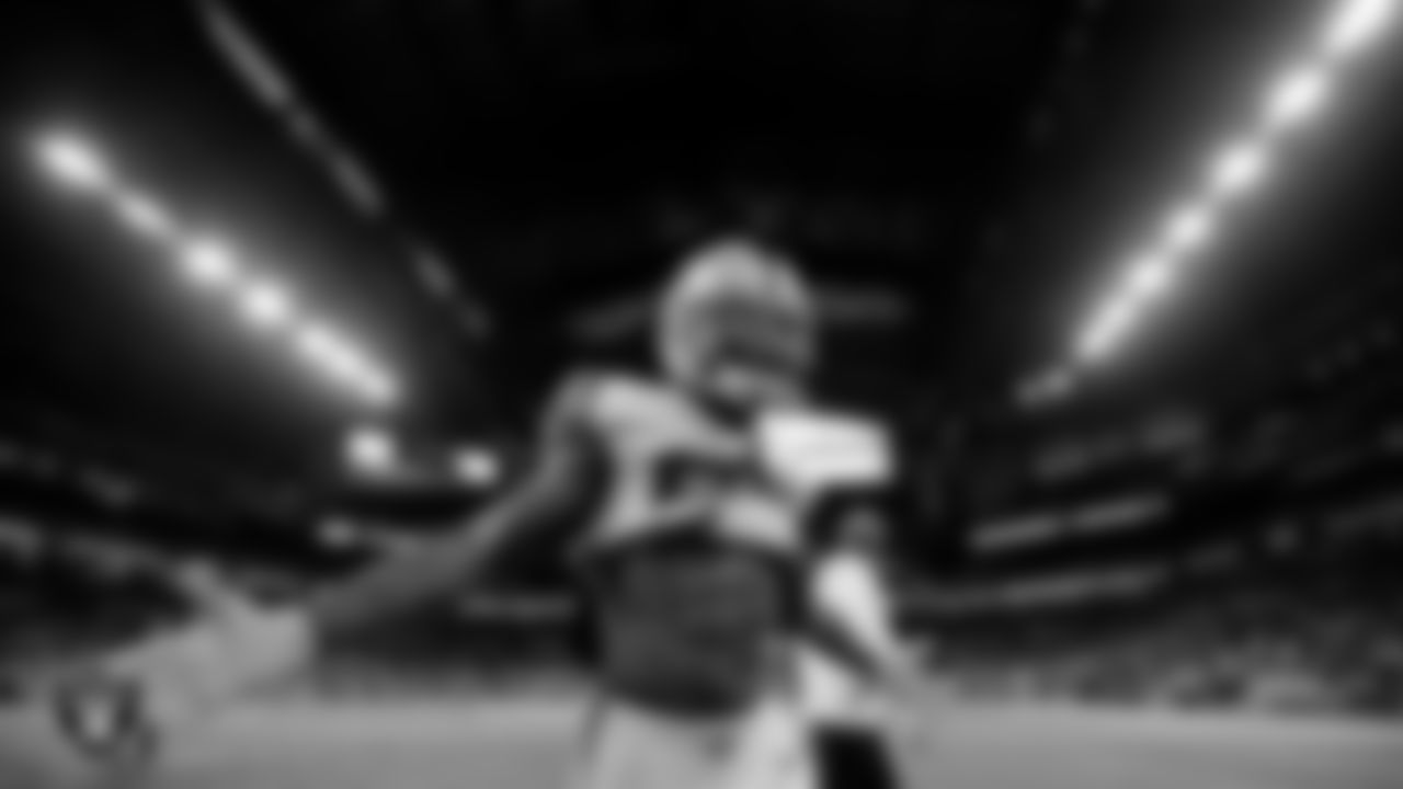 Las Vegas Raiders linebacker Denzel Perryman (52) warming up before the regular season away game against the Indianapolis Colts.