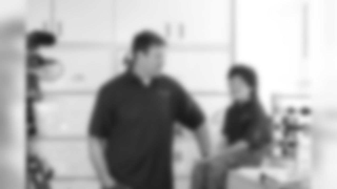 QB Carson Palmer films a PSA with Marlon.