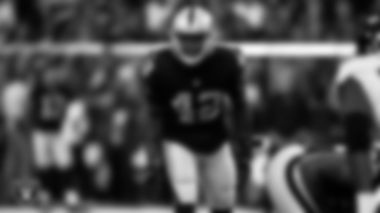 Las Vegas Raiders linebacker Cory Littleton (42) lines up before the snap during the regular season home game against the Baltimore Ravens.