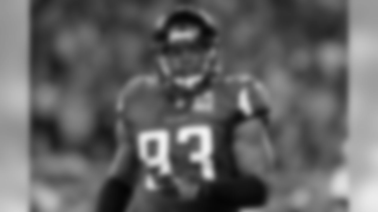 Dwight Freeney
DE
(Via AP Images)