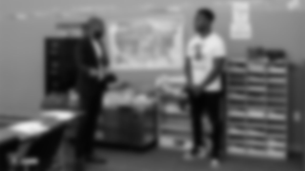 Raiders linebacker Brandon Marshall visits the nonprofit Youth Uprising for a tour, to meet the staff, and talk about their initiatives.