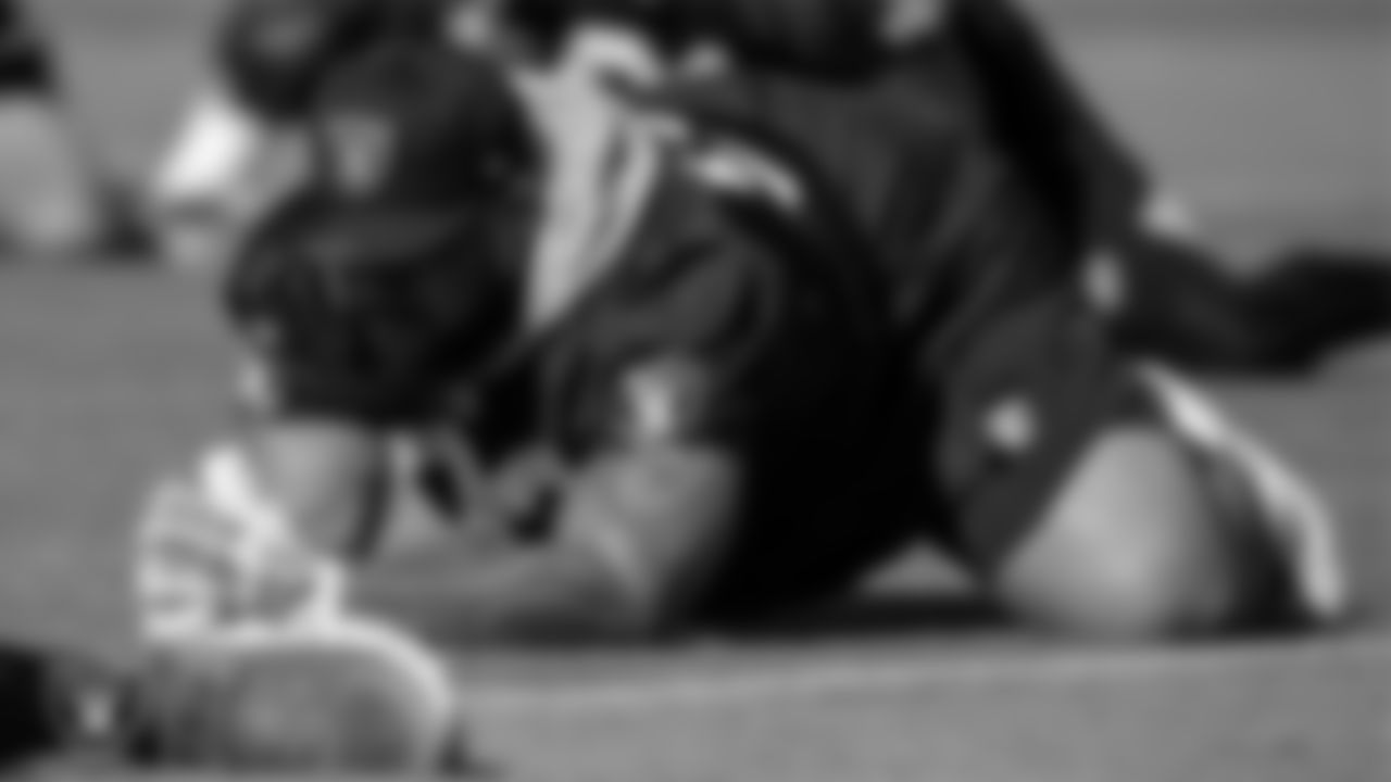 Oakland Raiders defensive tackle Kyle Peko (92) at a workout during phase two of the offseason program.