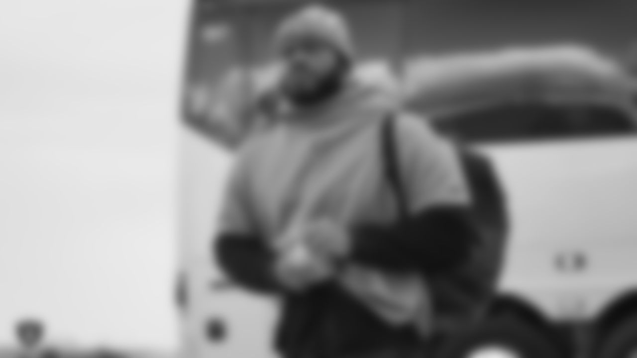 Raiders linebacker Preston Brown (54) departs for the game against the Kansas City Chiefs.