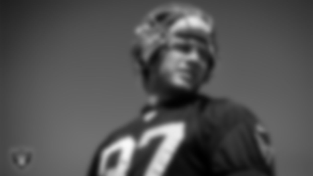 Las Vegas Raiders tight end Foster Moreau (87) during practice.