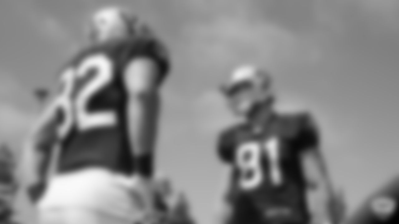 Raiders tight end Luke Willson (82) and tight end Paul Butler (81) on the field for a joint practice with the Los Angeles Rams at 2019 Training Camp.