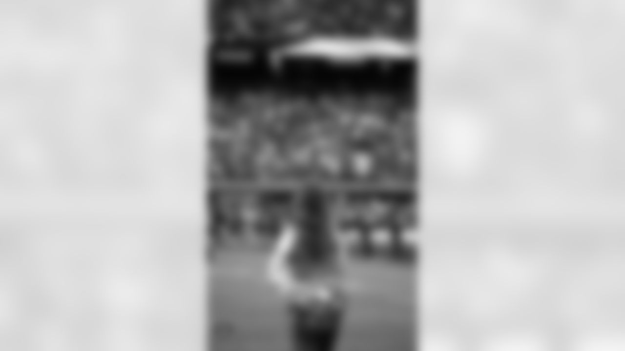Raiderette Maddie during the national anthem before the regular season home game against the Chicago Bears.