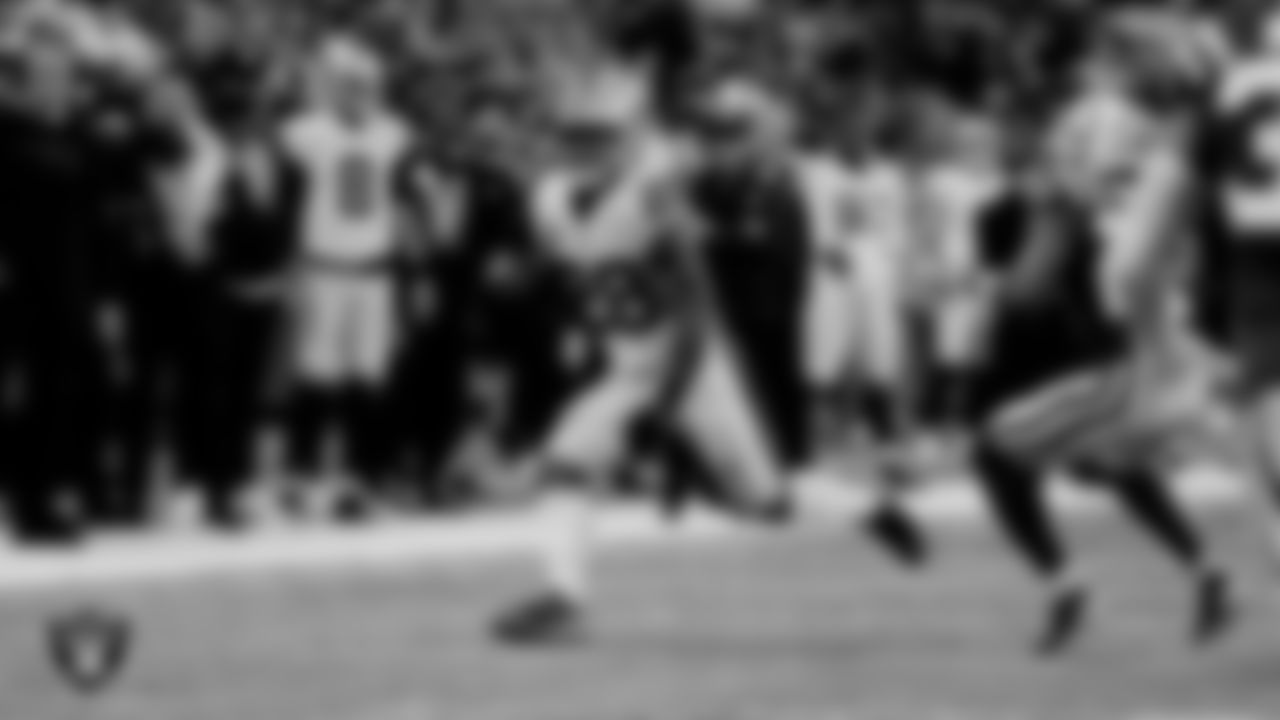 Las Vegas Raiders running back Josh Jacobs (28) during the regular season away game against the Indianapolis Colts.