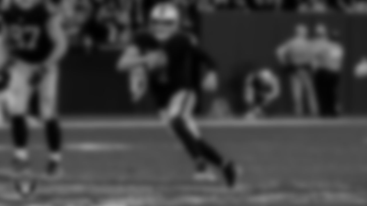 Las Vegas Raiders quarterback Derek Carr (4) rushes during the regular season home game against the Washington Football Team.