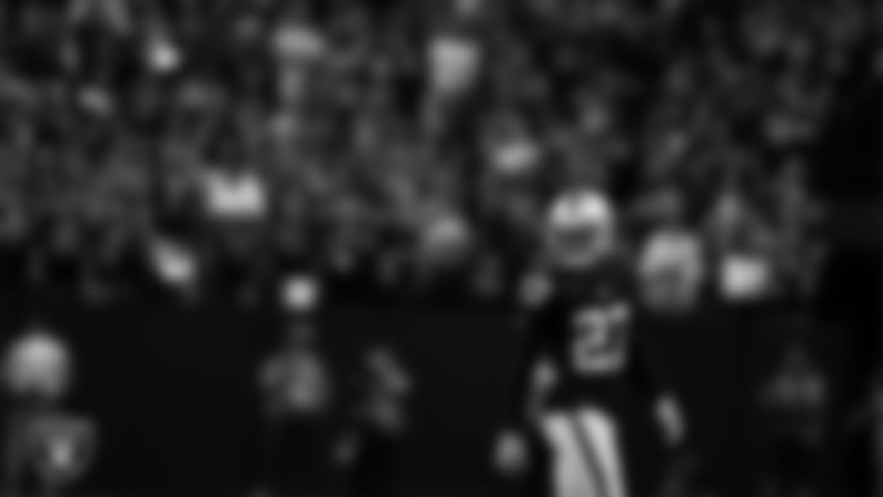 Las Vegas Raiders cornerback Trayvon Mullen Jr. (27) lines up before the snap during the regular season home game against the Baltimore Ravens.