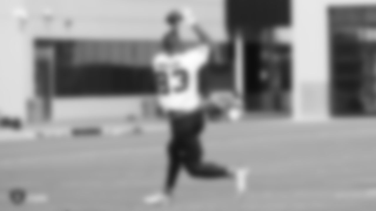 Raiders tight end Darren Waller at a workout during phase two of the offseason program at the Raiders Practice Facility in Alameda, Calif.