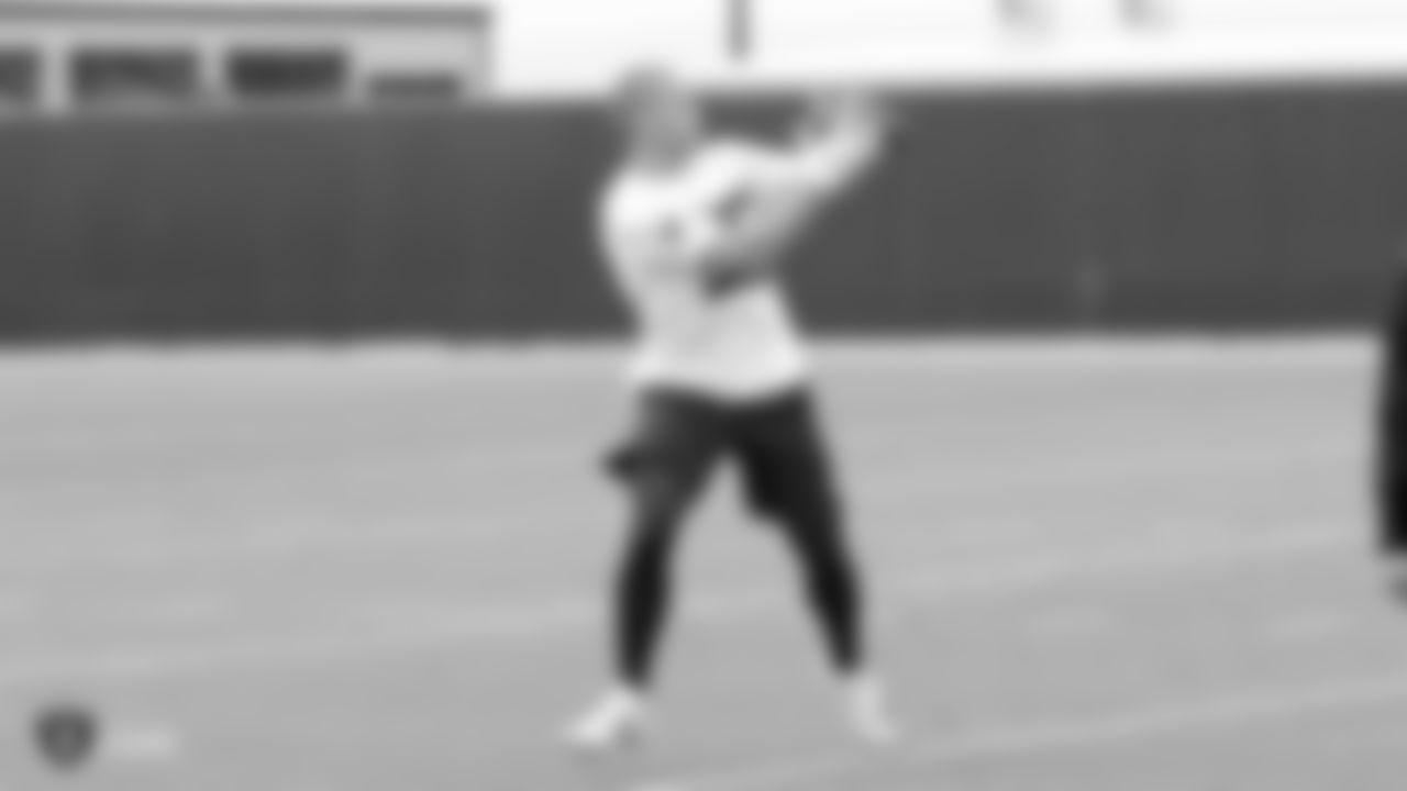 Raiders tight end Derek Carrier (85) at a workout during phase two of the offseason program at the Raiders Practice Facility in Alameda, Calif.