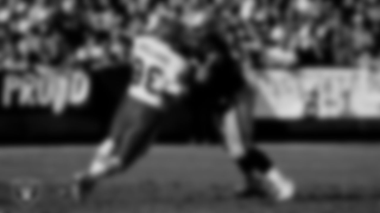 Lincoln Kennedy played in 121 games with 119 starts in eight years with the Raiders. He was selected for three Pro Bowls and named 1st Team All-Pro once. Kennedy anchored a line for an offense that led the NFL in rushing in 2000 and total offense in 2002, and was a key member of three straight AFC West championship squads and started at right tackle in Super Bowl XXXVII.