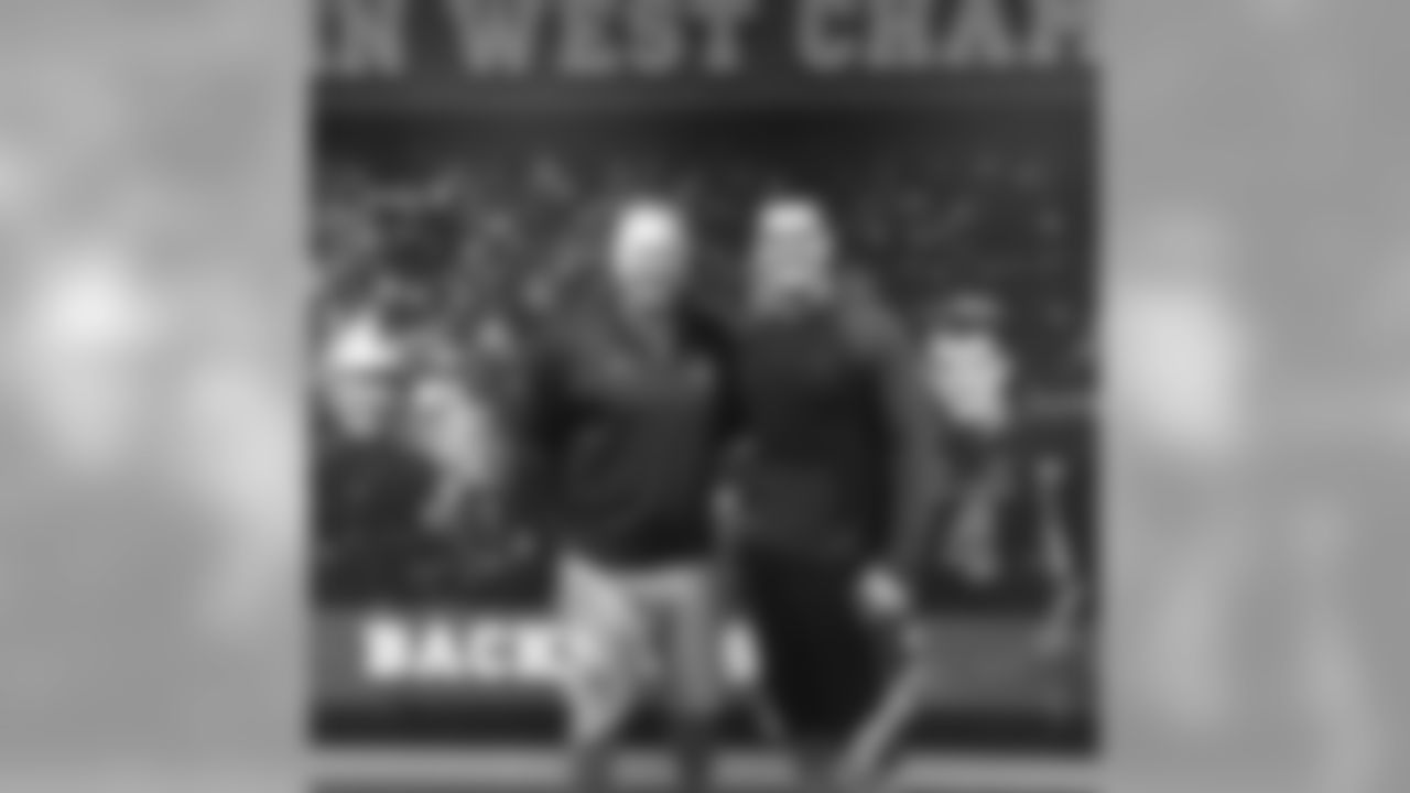 QB Derek Carr
