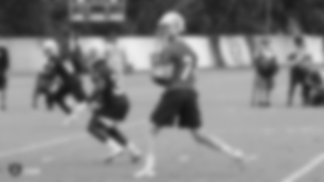 Raiders quarterback Mike Glennon (7) on the field for a preseason practice.