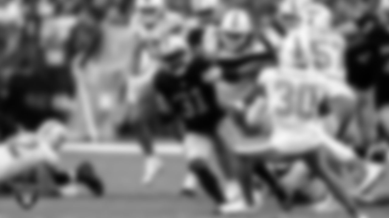 Las Vegas Raiders running back Peyton Barber (31) rushes during the regular season home game against the Miami Dolphins.