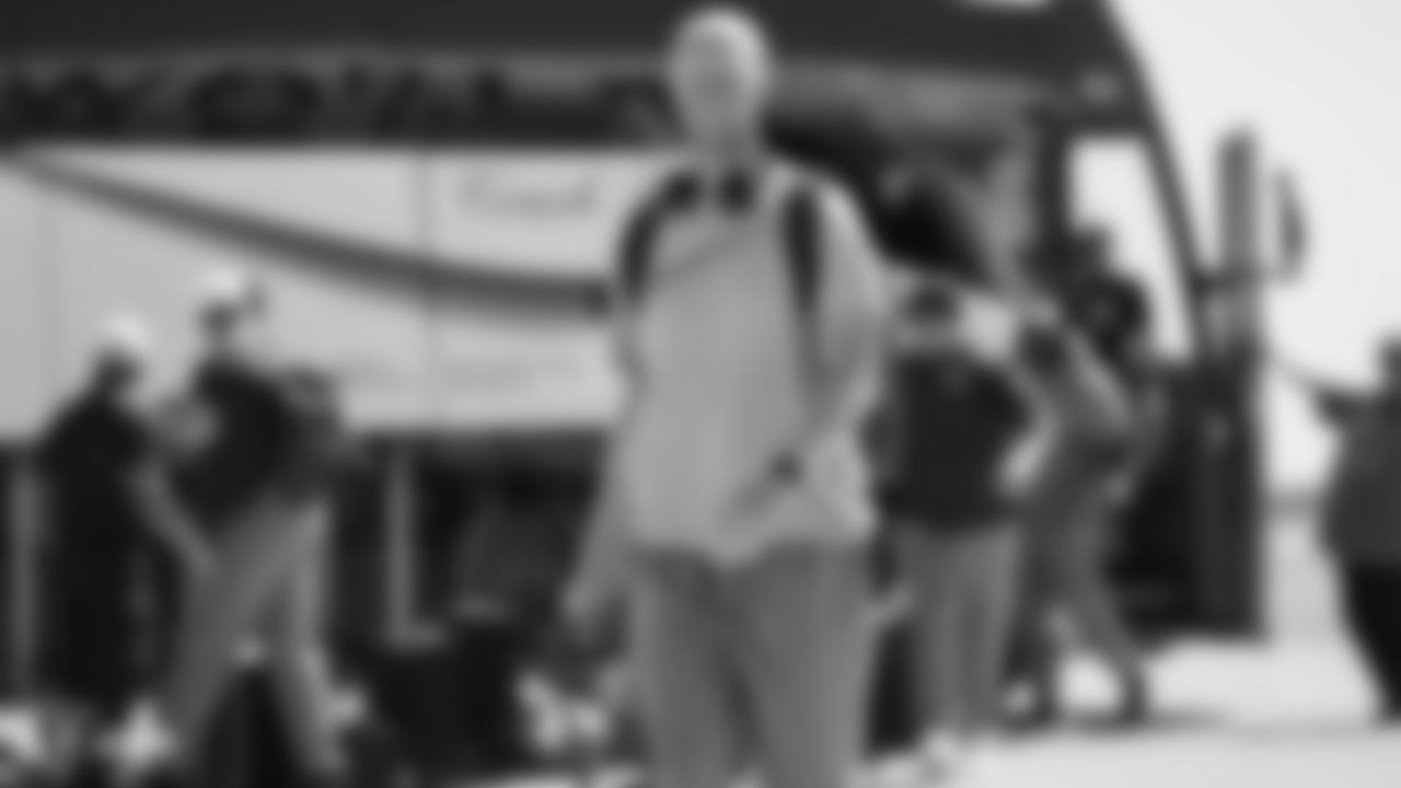 Raiders quarterback Mike Glennon (7) departs for the game against the Minnesota Vikings.