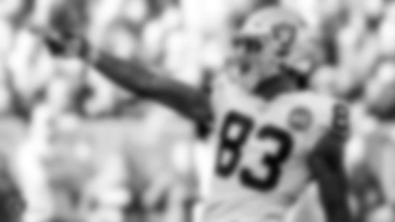 Raiders tight end Darren Waller (83) during the regular season game against the Green Bay Packers at Lambeau Field.
