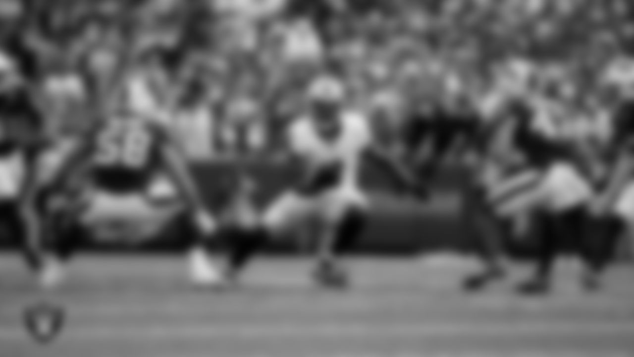 Las Vegas Raiders running back Josh Jacobs (8) during the regular season away game against the Buffalo Bills at Highmark Stadium.