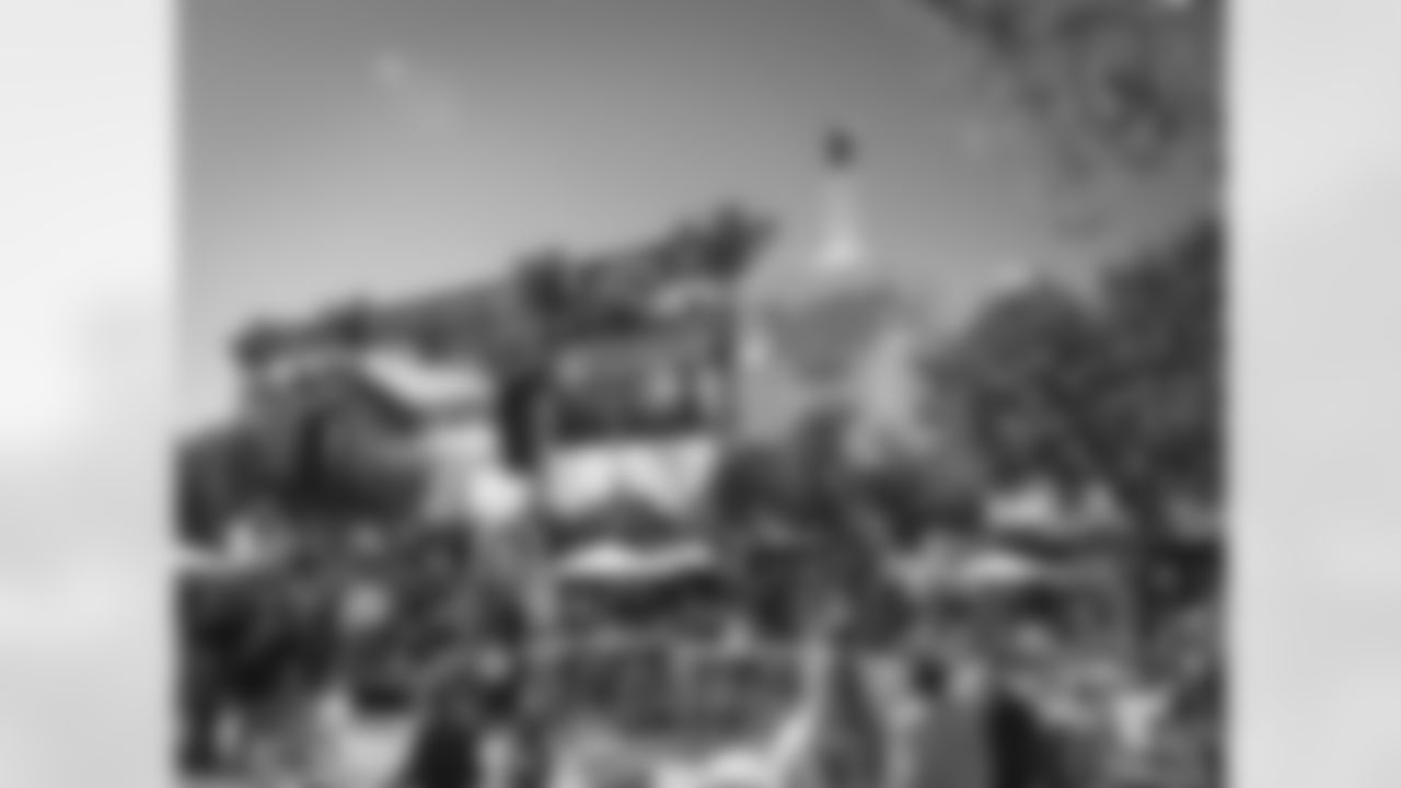 E_210216_Parade_296