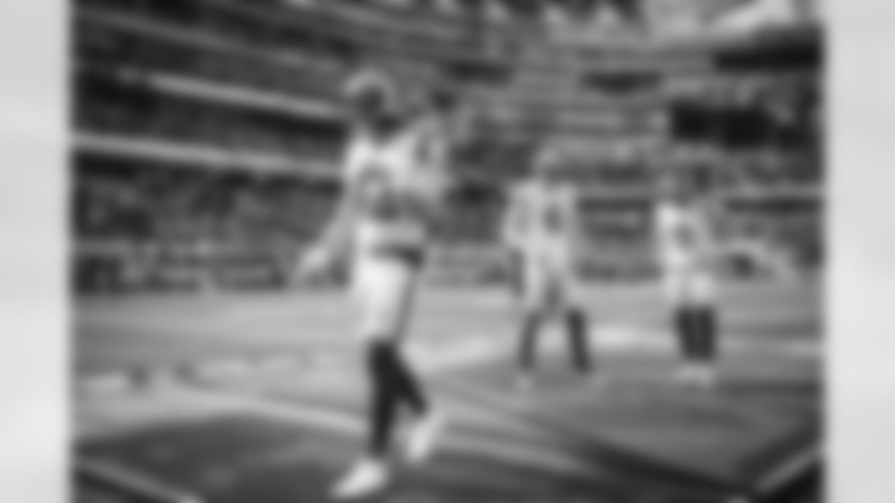 The Los Angeles Rams take on the Cincinnati Bengals in Super Bowl LVI of the 2021 NFL Playoffs.