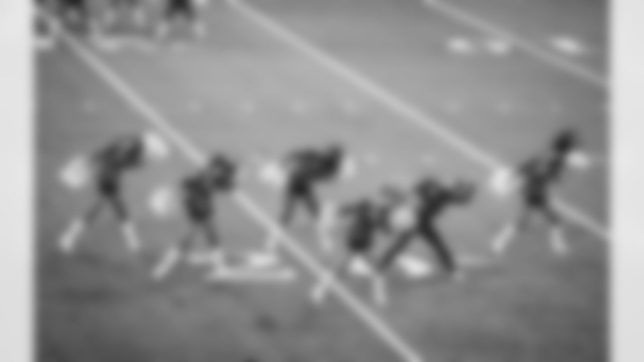 The Los Angeles Rams take on the Arizona Cardinals during Week 10 of the 2022 NFL regular season.