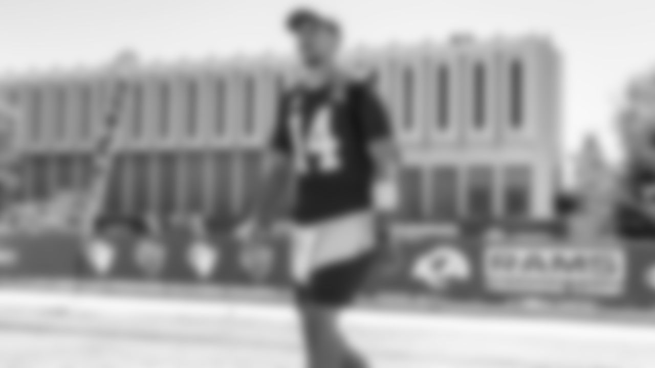 14 - QB Luis Perez