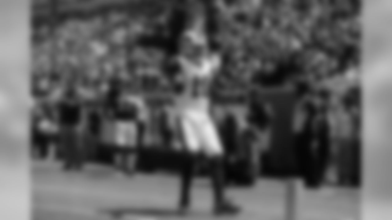 JL8_8838