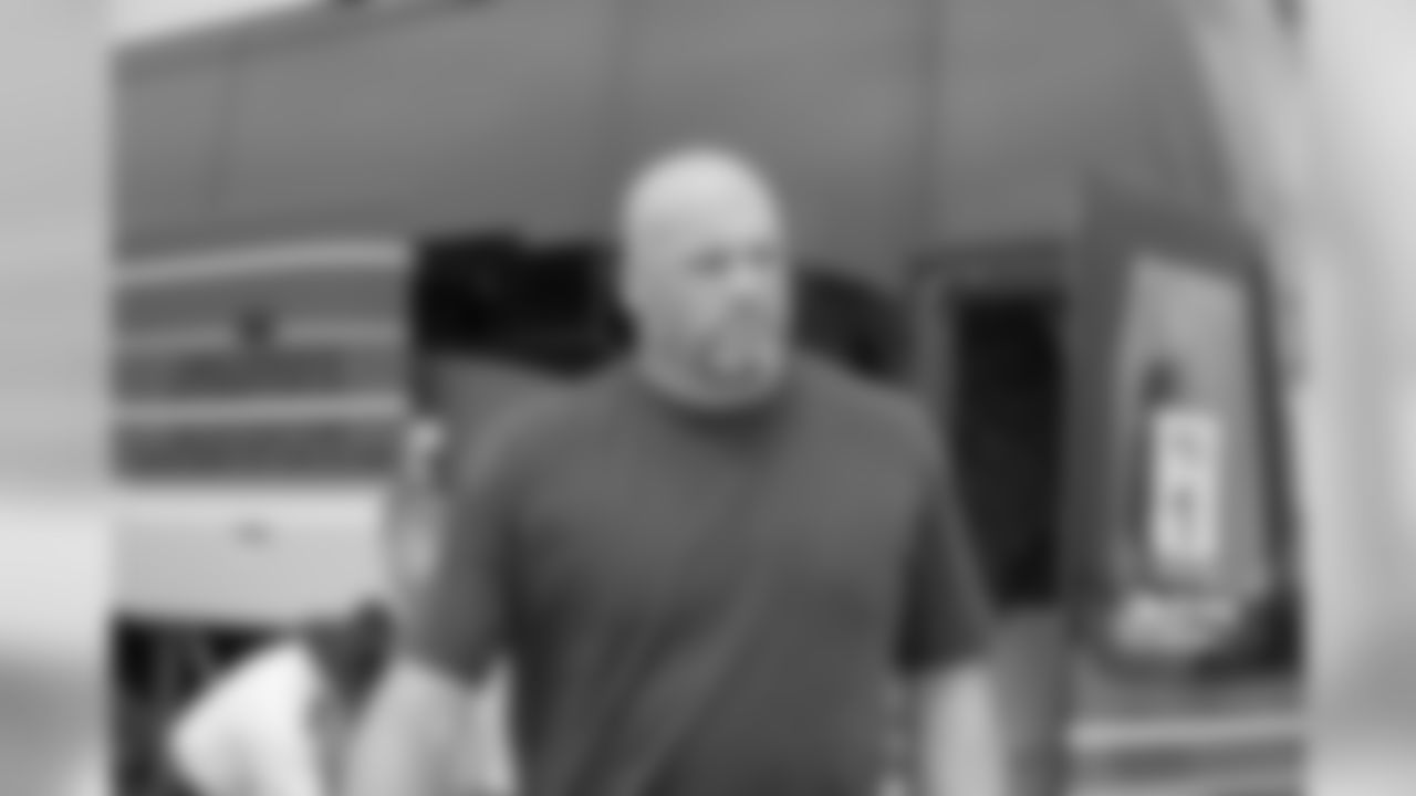 Tackle (77) Andrew Whitworth of the Los Angeles Rams arrives at the airport and enters the plane to Oakland, Tuesday, August 6, 2019, in Los Angeles, CA. (Jeff Lewis/Rams)
