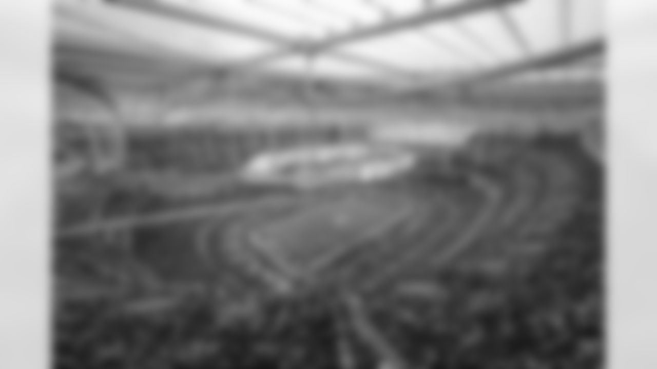 The Los Angeles Rams take on the Buffalo Bills during Week 1 of the 2022 NFL regular season.