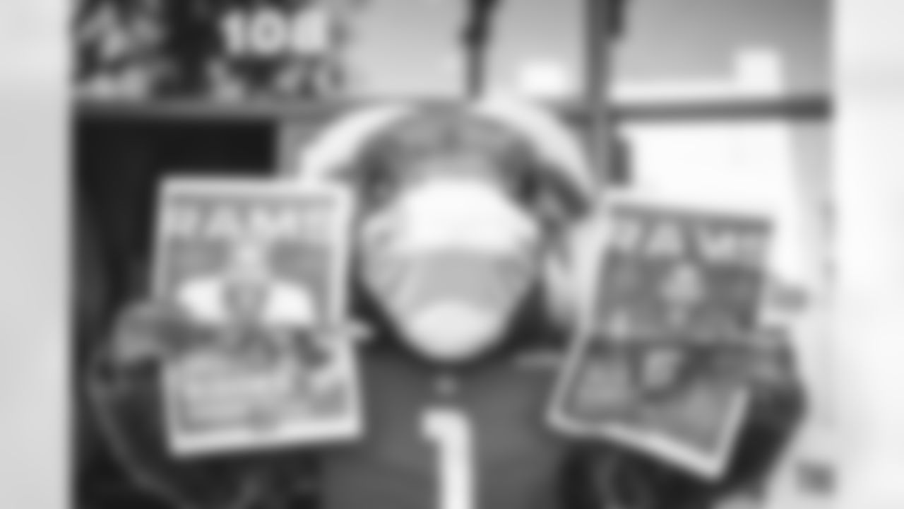 E_220121_PlayoffNewsStandPopUp_7678