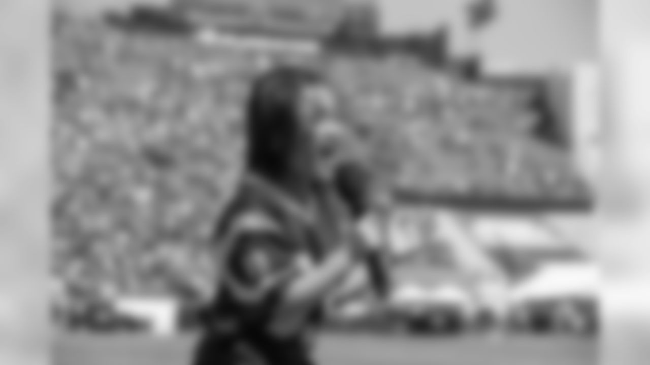 8 year old singer & actress Malea Emma sings the National Anthem.