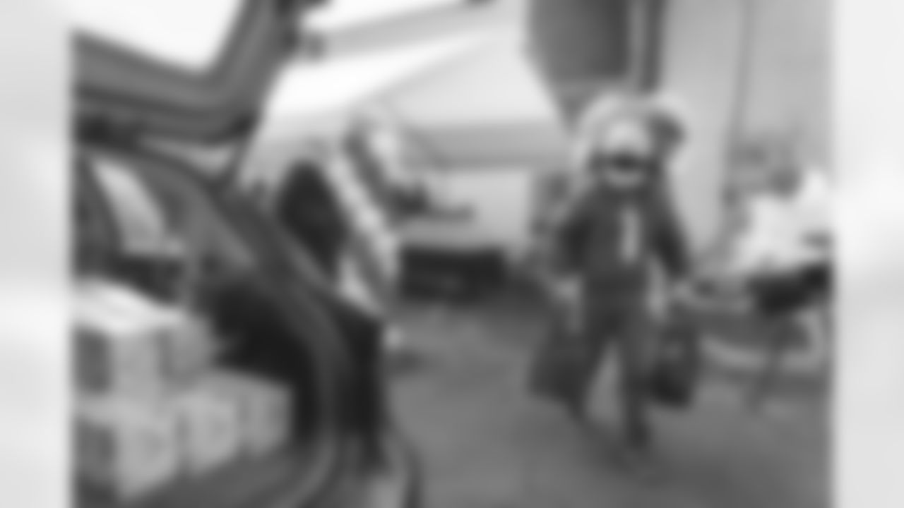 E_211207_TacklingHunger_90
