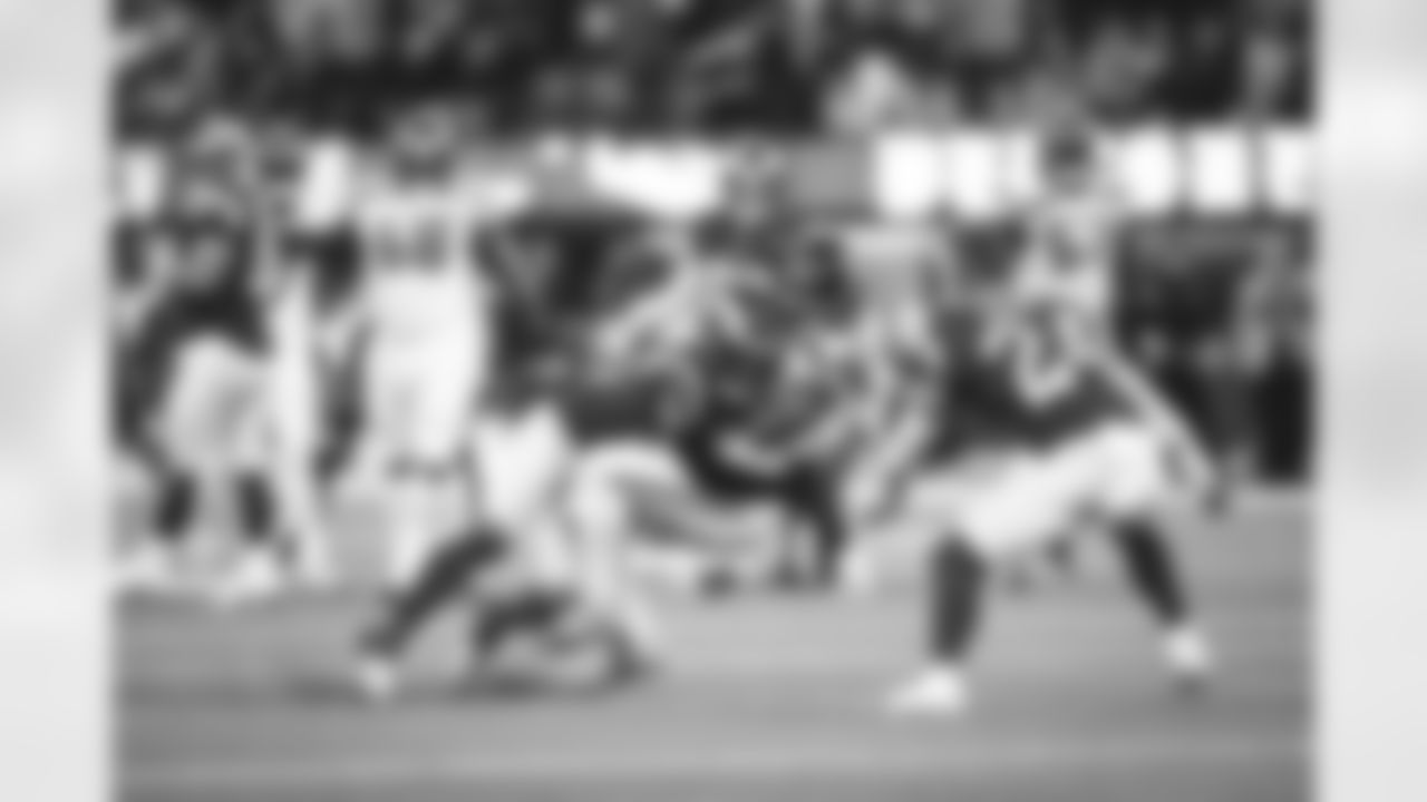 The Los Angeles Rams take on the Seattle Seahawks during Week 13 of the 2022 NFL regular season.