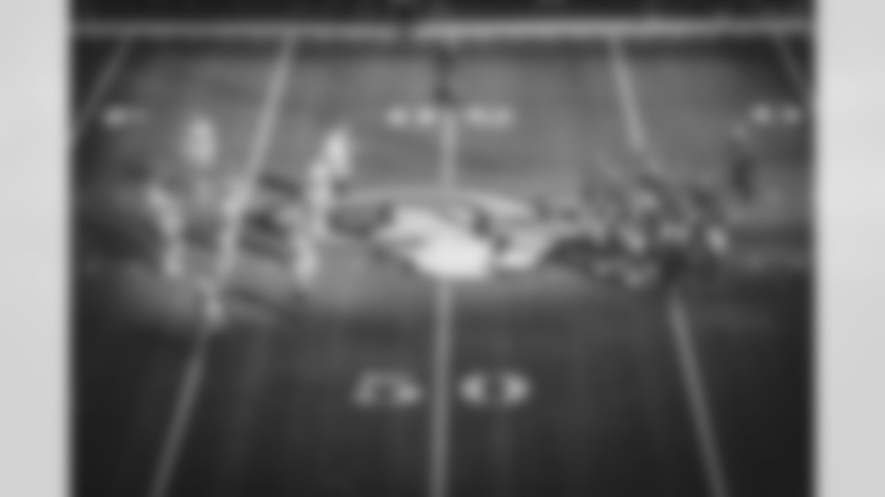 The Los Angeles Rams huddle while playing against the San Francisco 49ers during an NFL game, Sunday, January 9, 2022, in Inglewood, CA. (Jeff Lewis/LA Rams)