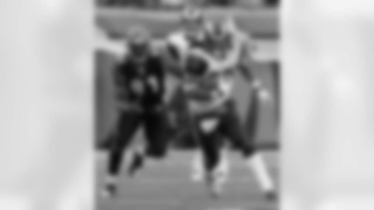 2023 Season Schedule: Week 3: Los Angeles Rams at Cincinnati Bengals | Mon, Sep. 25 @ 5:15 p.m. PT at Paycor Stadium
Throwback: St. Louis Rams running back Steven Jackson (39) is chased by Cincinnati Bengals defensive end Robert Geathers (91) during an NFL football game, Sunday, Dec. 9, 2007, in Cincinnati. Quarterback Brock Berlin watches. (AP Photo/Al Behrman)
