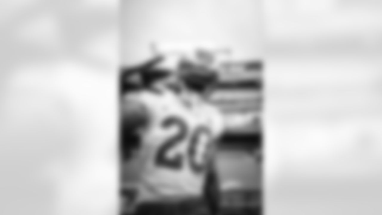 SNY_2242