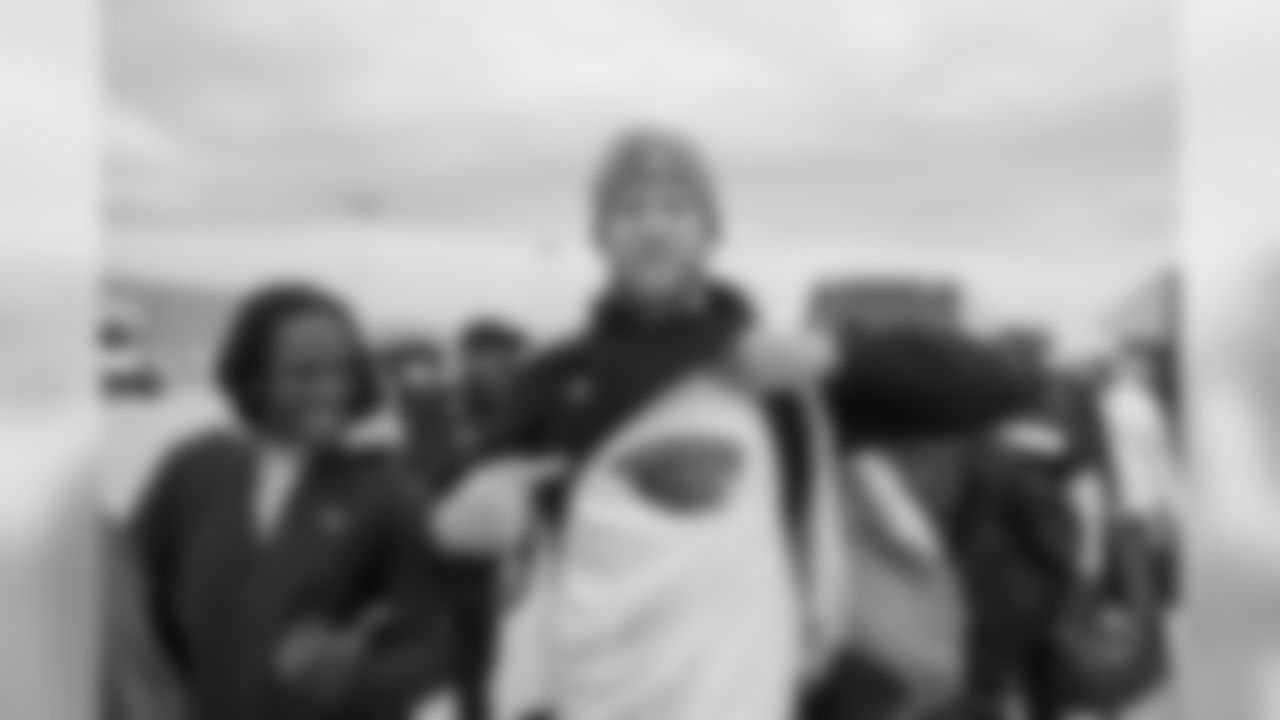 Punter (6) Johnny Hekker of the Los Angeles Rams boards the plane to fly to Phoenix, Arizona, Saturday, November 30, 2019, in Los Angeles, CA. (Jeff Lewis/Rams)