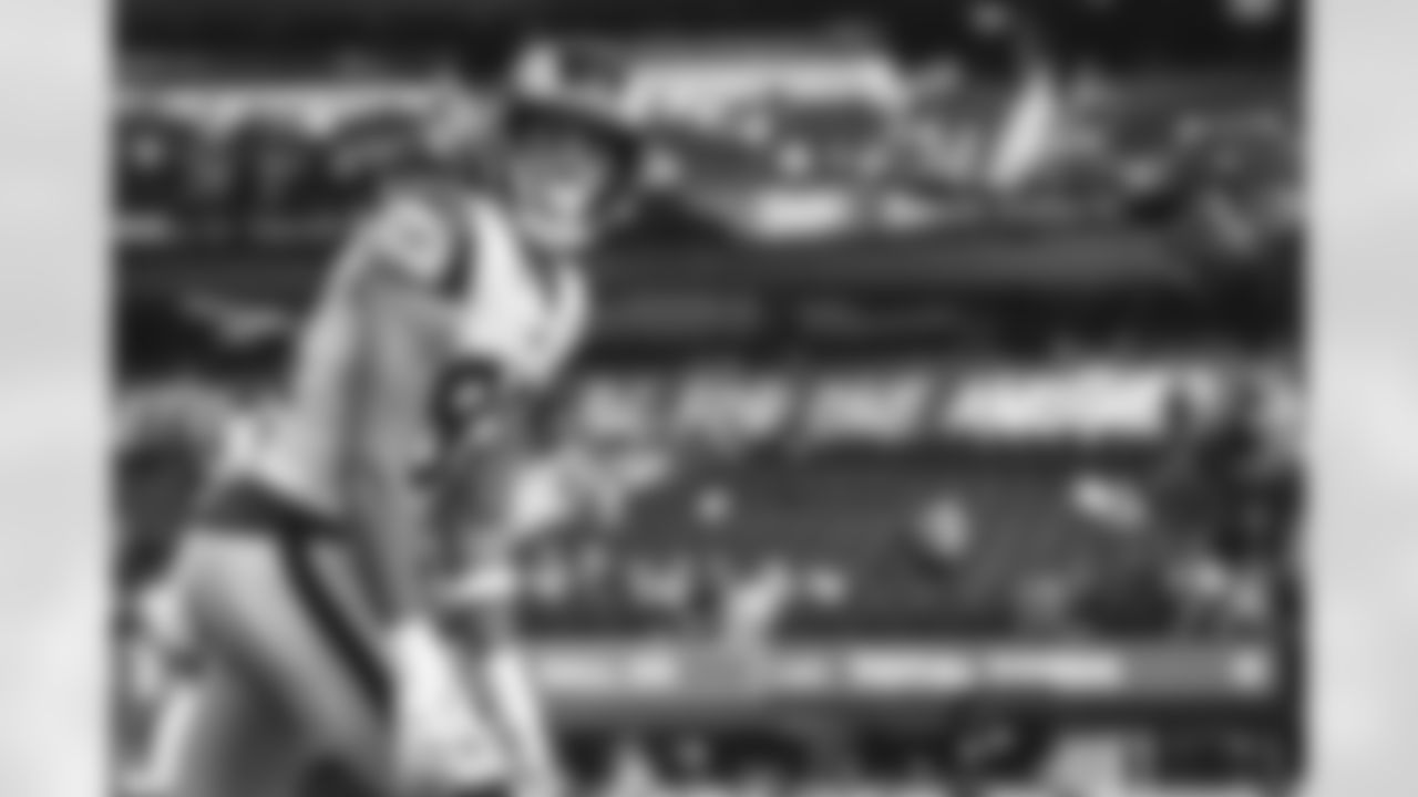 The Los Angeles Rams take on the Los Angeles Chargers during Week 17 of the 2022 NFL regular season